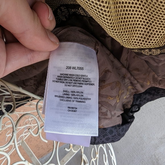 Columbia Jacket Shell - Women's - Women - Medium - good used condition - Picture 11 of 12